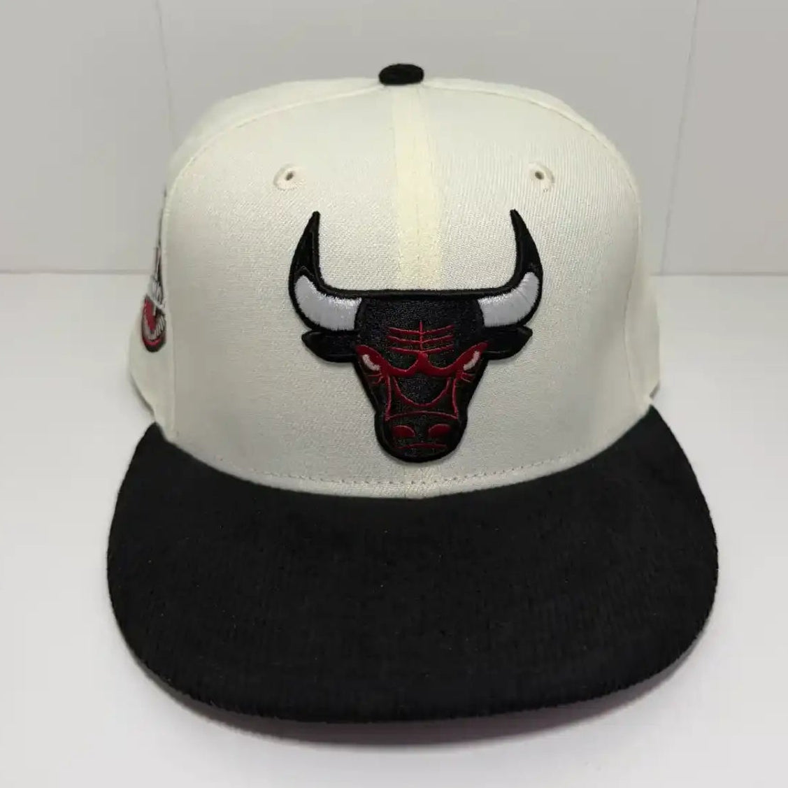 Chicago Bulls 6X Champs cap alternate front