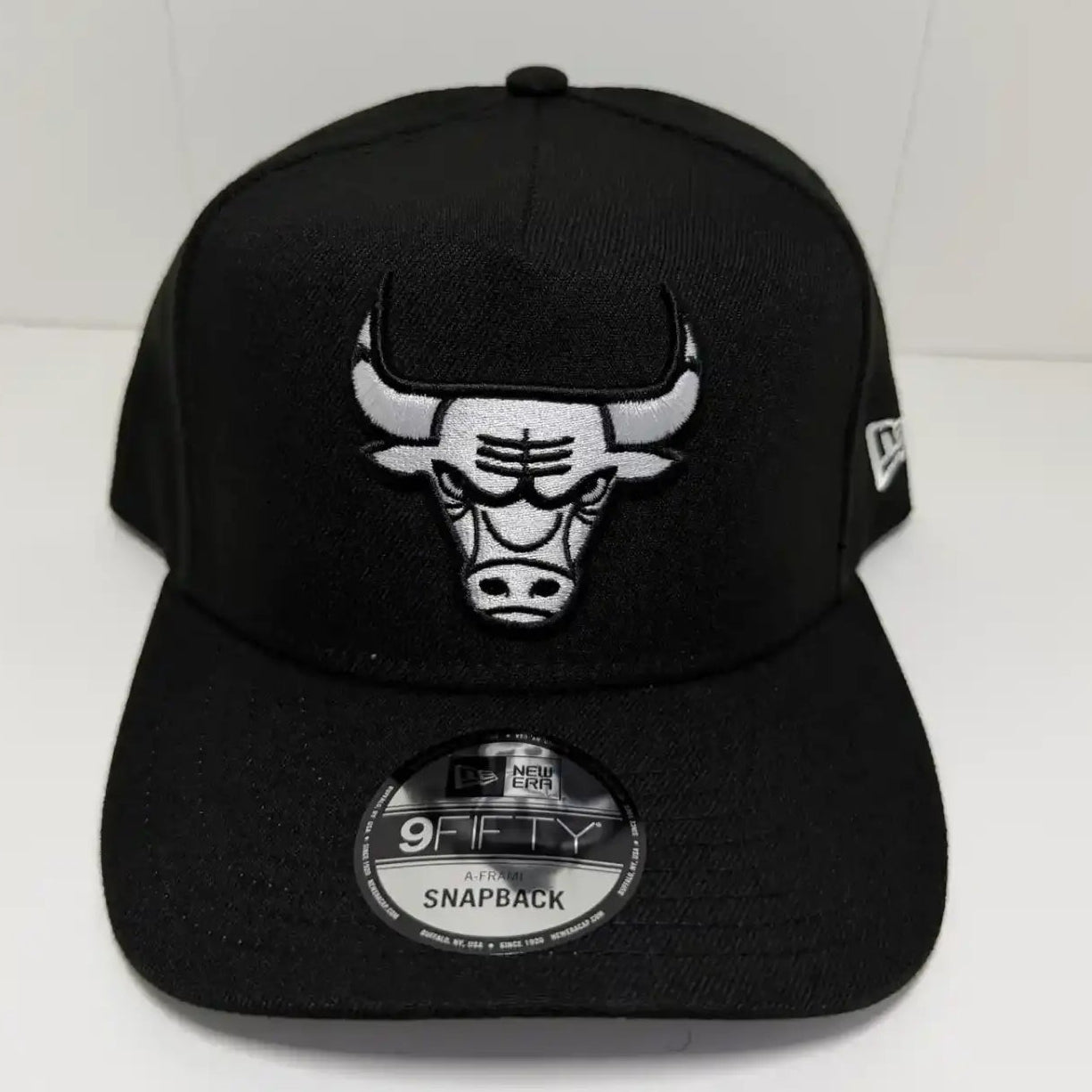 Chicago Bulls black cap with white logo front view