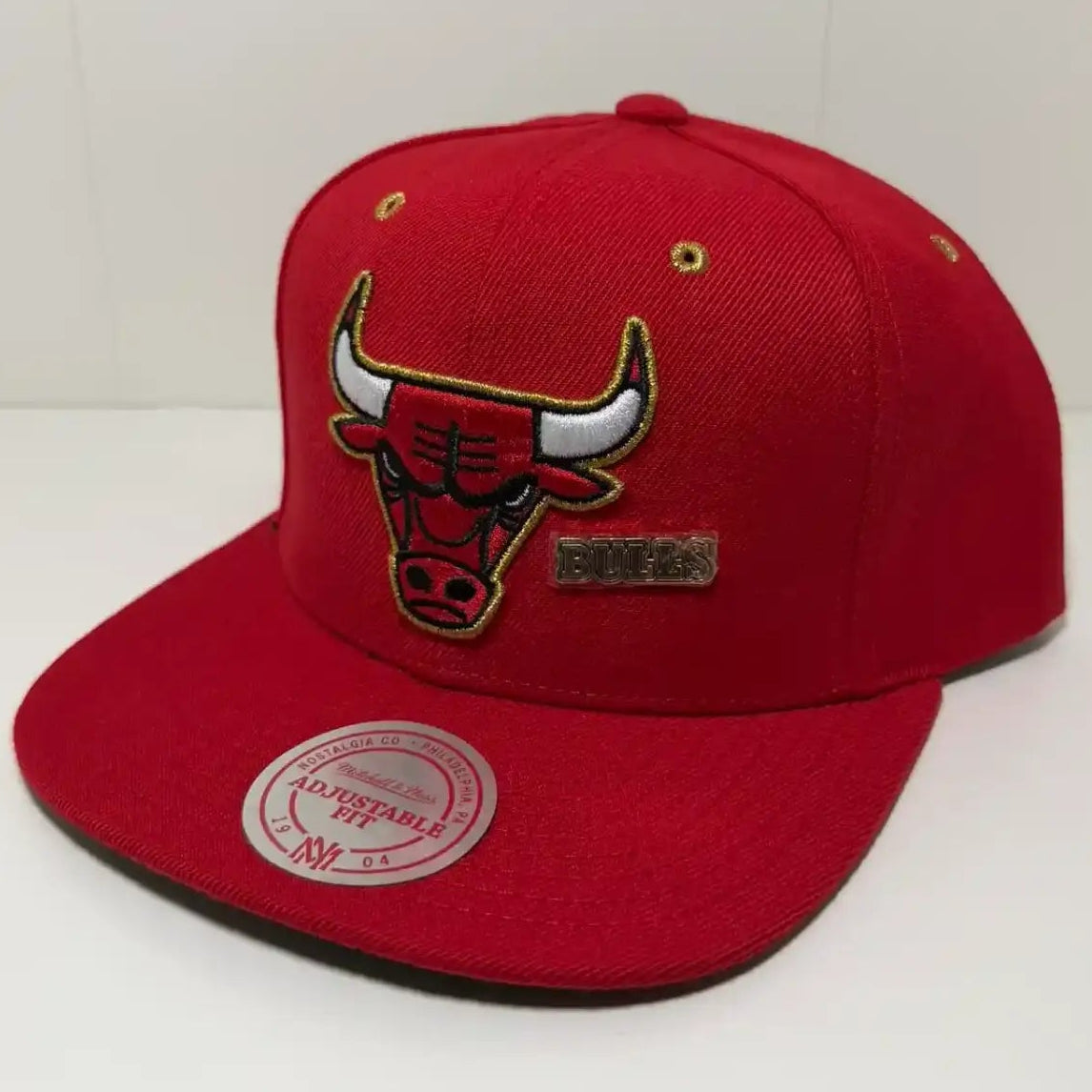 Chicago Bulls red Mitchell & Ness cap side angle